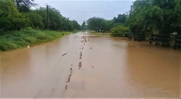 Loma Plata: reportan viviendas inundadas tras lluvia