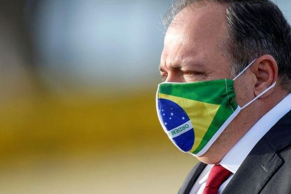 Pazuello dice que Brasil está listo para comenzar la vacunación en enero