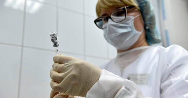 La Nación / Con simples fotocopias intentaron obtener registro de vacunas