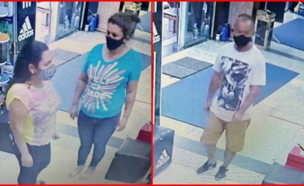 Trío de rateros se apodera de una caja de mercaderías en el centro