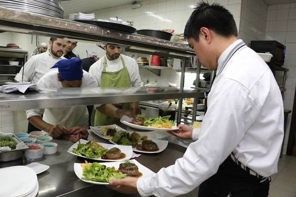 Gastrónomos y otros rubros consensúan con Trabajo pago de IPS a empleados