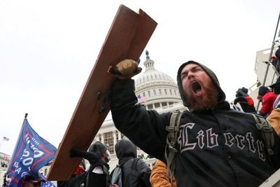 EEUU: El FBI se puso al frente de la investigación por la violencia en el Capitolio: busca identificar a los instigadores y pidió imágenes de los hechos
