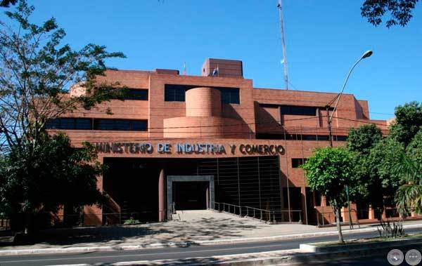 MIC dejó fuera de carrera a una oferente para seguro médico para funcionarios - Megacadena — Últimas Noticias de Paraguay