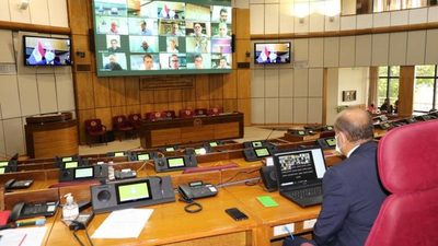 Aprueban proyectos de vacunas en sesión extra