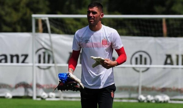 Andújar finalmente se quedaría a cumplir contrato en Estudiantes