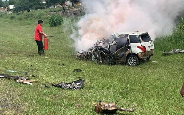 Choque, incendio y muerte de un conductor sobre ruta - Noticiero Paraguay