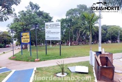 Atención vecinos: a menos de dos meses de reinauguradas obras y mejoras en paseos públicos se juntan desechos en las plazas