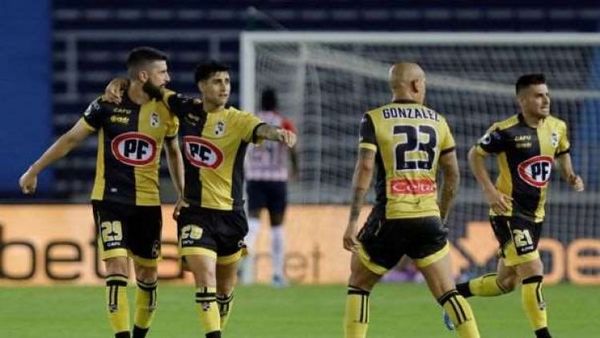 Conmebol suspende la primera semifinal entre Coquimbo y Defensa por Covid-19