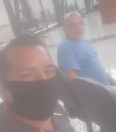 Intendentable de Pedro Juan Caballero viola protocolo de salud y no usa tapabocas