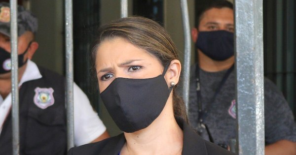La Nación / Ex funcionarios amenazan a la ministra de Justicia