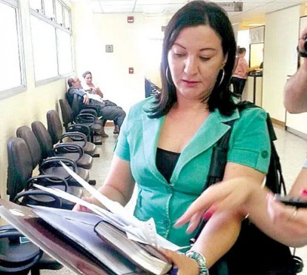 Pelea entre abogados del EPP: Abogado argentino desmiente que intenten desplazar a Daisy Irala - Megacadena — Últimas Noticias de Paraguay