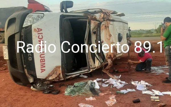 Niña fallece en vuelco de ambulancia de la gobernación de Alto Paraná