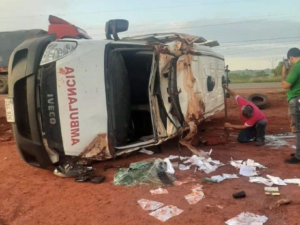 Niña derivada desde Alto Paraná murió en vuelco de ambulancia