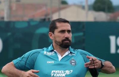 Gustavo Morínigo asume en Coritiba