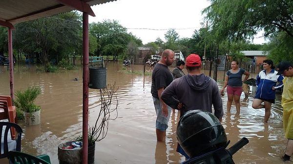 Intensas lluvias en el Chaco Central deja comunidades inundadas - Nacionales - ABC Color