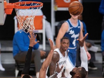 Nets y Spurs cortan las rachas ganadoras a Sixers y Lakers