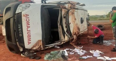 La Nación / Niña de 7 años perdió la vida tras el vuelco de ambulancia