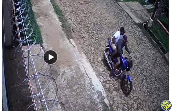 Una mujer y su hija menor, víctimas de motochorros en Luque •