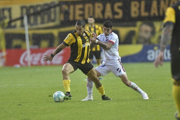 Trindade arregló con Peñarol y no corre su llegada a Cerro Porteño