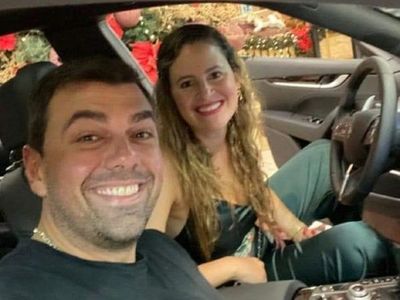 Revuelo por auto que sacó esposa de Trovato
