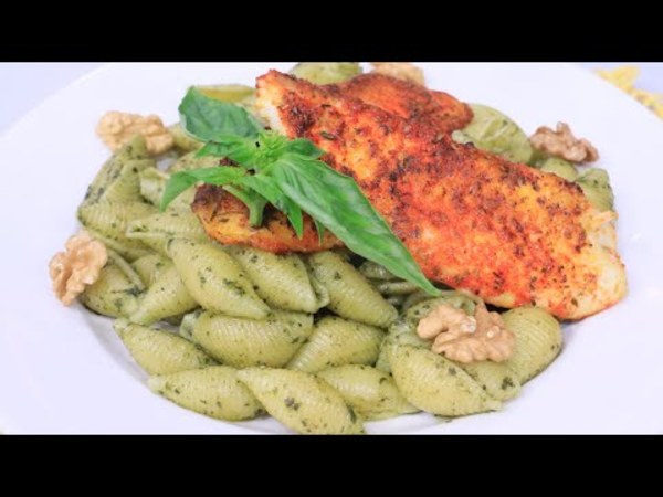 Filetes de tilapia con fideos caracolitos al pesto | Receta en VLT