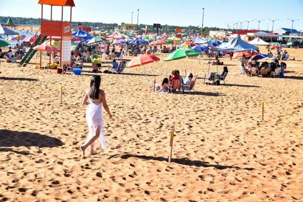 Vuelven el fútbol amateur y playas en zonas con baja tasa de casos