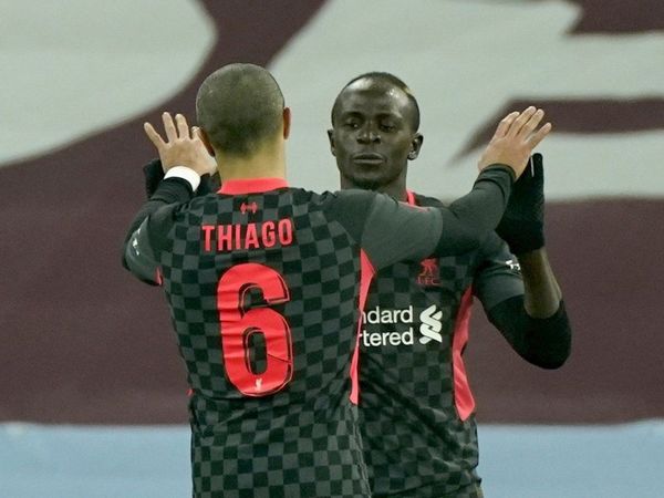 El Liverpool no falla ante los "juveniles" del Aston Villa
