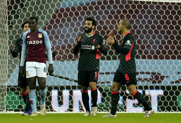 Liverpool no falla ante los “juveniles” del Aston Villa - Fútbol - ABC Color