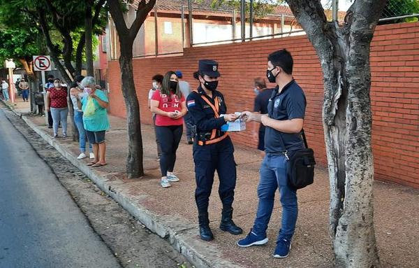 Policía realiza campaña de concienciación para uso de tapabocas