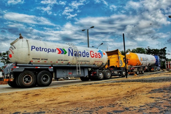 Petropar niega irregularidades en la compra de gas vía excepción - Megacadena — Últimas Noticias de Paraguay