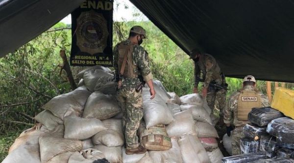 Incautan más de 8 toneladas de marihuana en campamento narco en Canindeyú