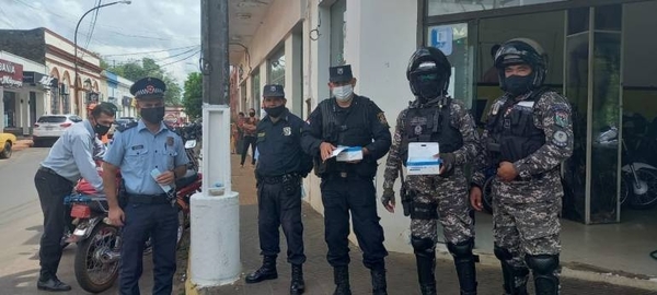 HOY / Con megáfonos, Policía Nacional realiza campaña a favor del tapabocas