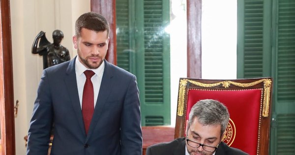 La Nación / Asesor jurídico del Ejecutivo dice que no tuvo conocimiento del “negociado” de PDVSA