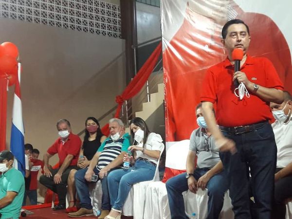 Cuestionado concejal lanza precandidatura a intendente de CDE  - ABC en el Este - ABC Color