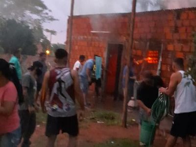 Incendio afecta una vivienda en San Antonio. - Nacionales - ABC Color