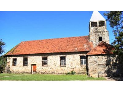 En Independencia  se destaca una parroquia construida en piedra