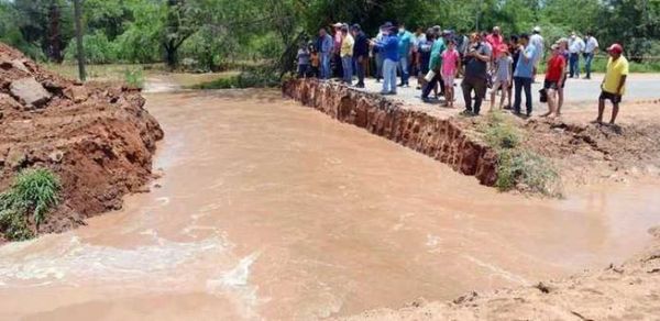 Cortan la Transchaco para desaguar zona, tras lluvias