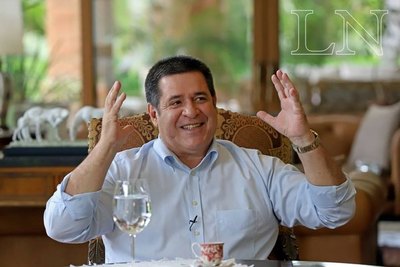 Horacio Cartes alaba a Roque Santa Cruz, recuerda al 'Nino' y opina sobre el VAR