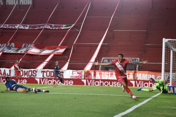 Argentinos Juniors del paraguayo Gabriel Ávalos igualó con Boca Juniors