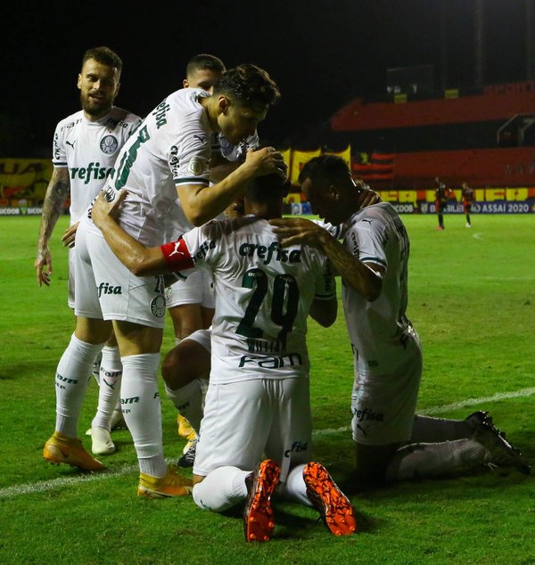 Palmeiras de Gustavo Gómez gana y pone presión al podio del Brasileirão