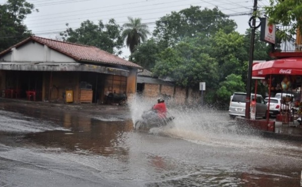 Emiten alerta de lluvias para 11 departamentos
