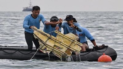 Buzos hallan restos del avión indonesio siniestrado en el fondo del mar de Java » Ñanduti