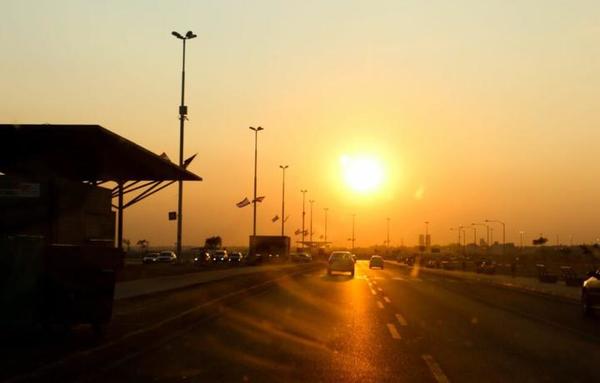 Salud advierte sobre los riesgos de sobreexponerse al sol en verano