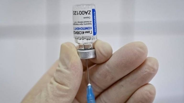 HOY / Vacuna contra el COVID-19: por qué en Europa ha empezado tan despacio la inmunización