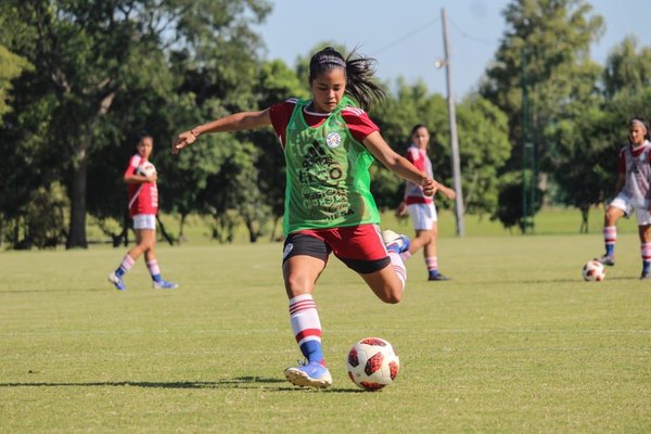 Cerro transfiere a una de sus 'joyitas' del fútbol femenino