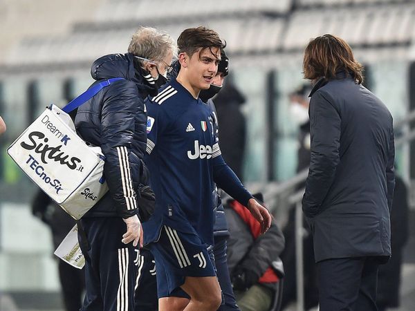 Pirlo: "Dybala tiene un trauma por contusión en el ligamento colateral"