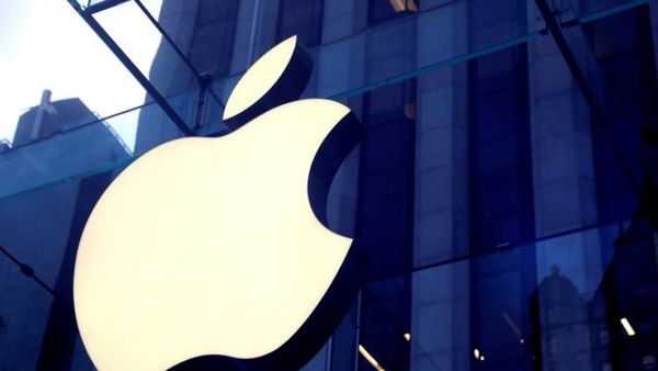 Apple suspende de su tienda de aplicaciones a Parler