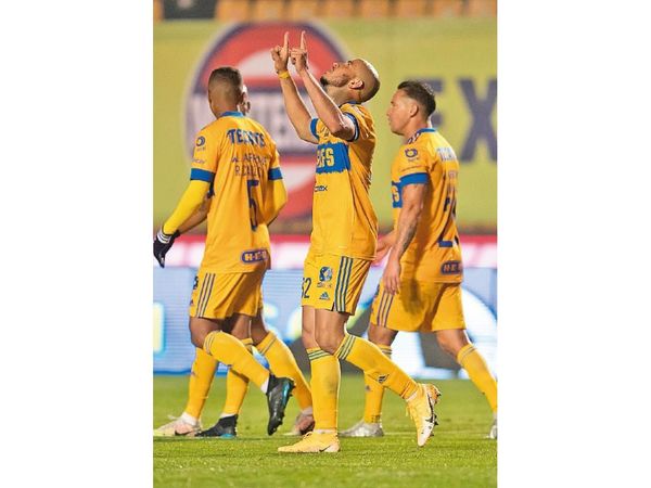 Carlos González tuvo un debut goleador en Tigres
