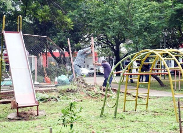 Funcionarios oficinistas arreglaron plaza - Nacionales - ABC Color