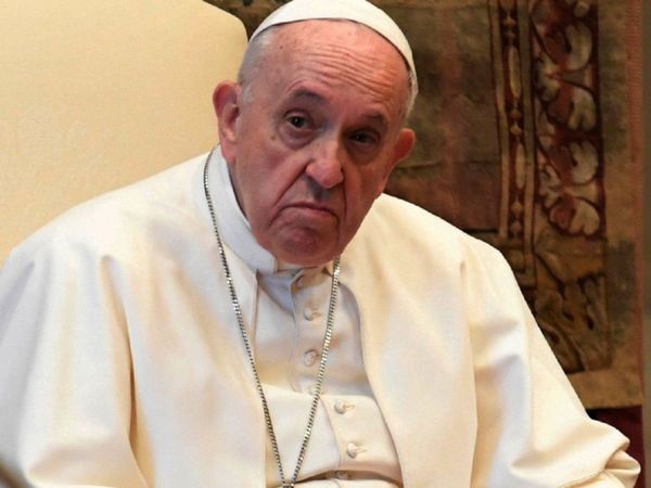 Papa pide unidad a la clase política ante la crisis y condena el aborto